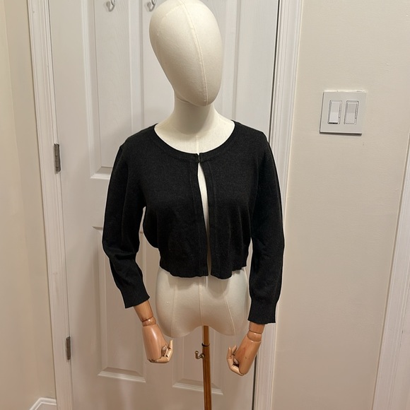 Cielo 3/4 three quarter sleeve light cardigan in charcoal gray size medium - Picture 2 of 7